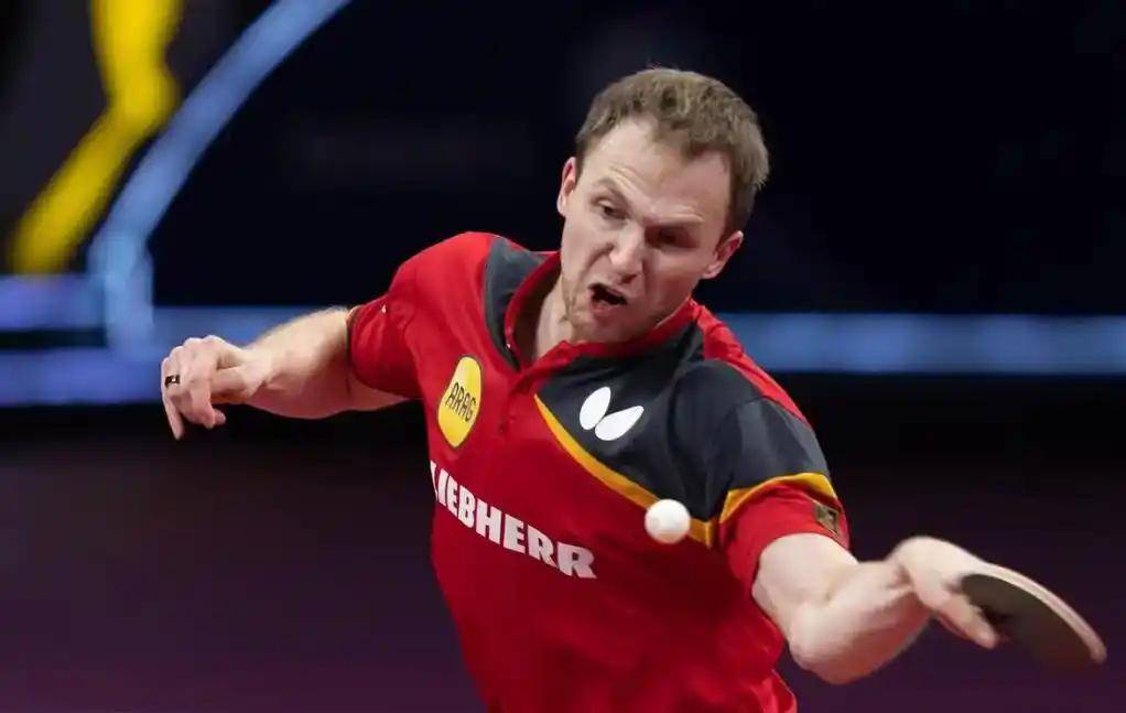 阵容则更接 阵容则更接